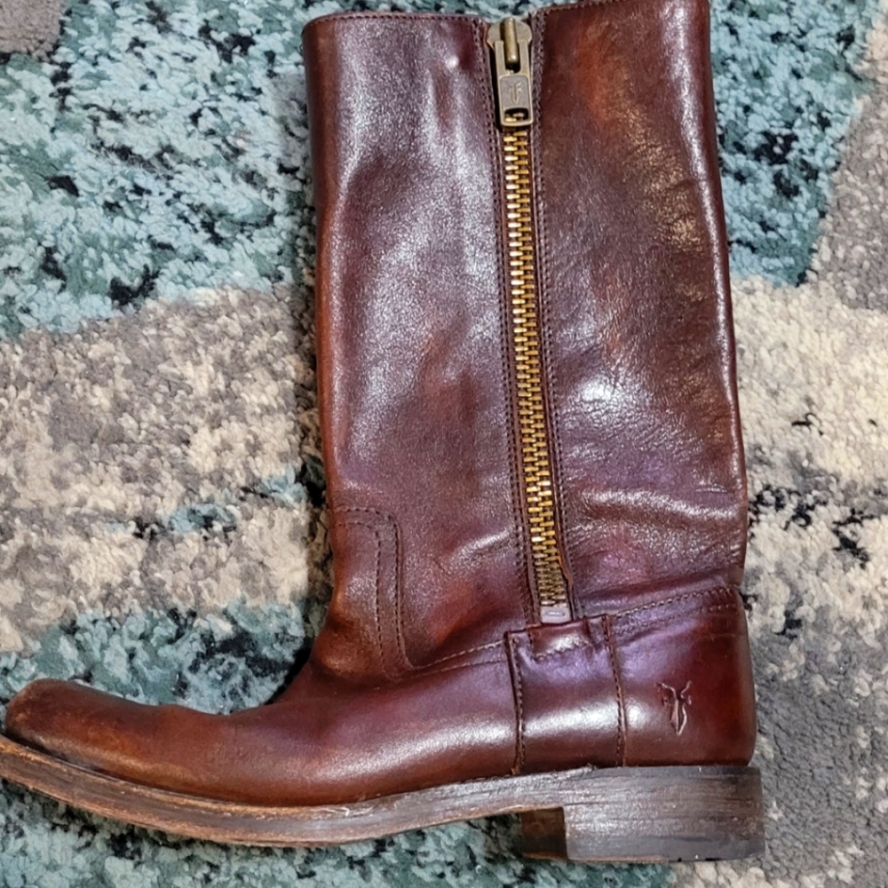 FRYE authentic leather boots 6.5 B